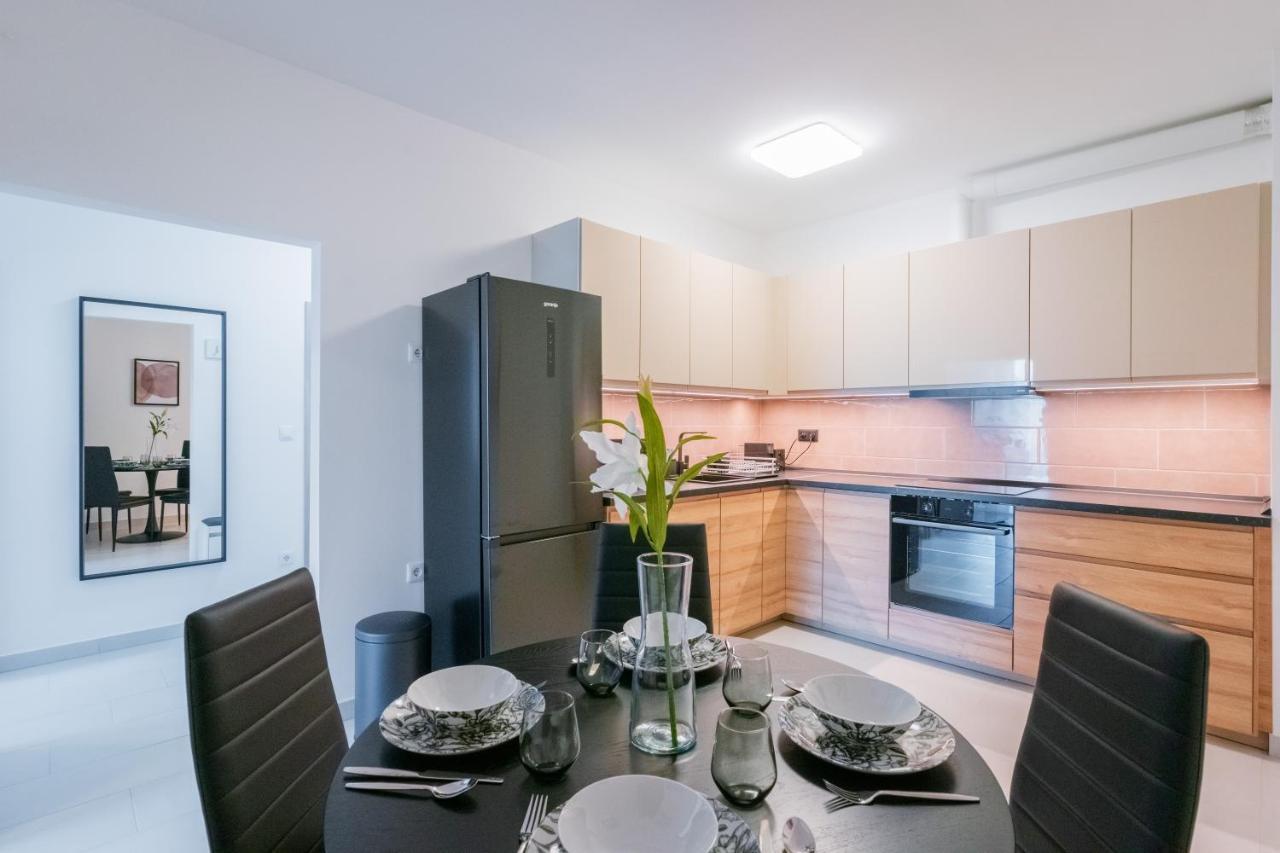 Fox Premium Apartment & Free Private Parking Budapest Exterior foto