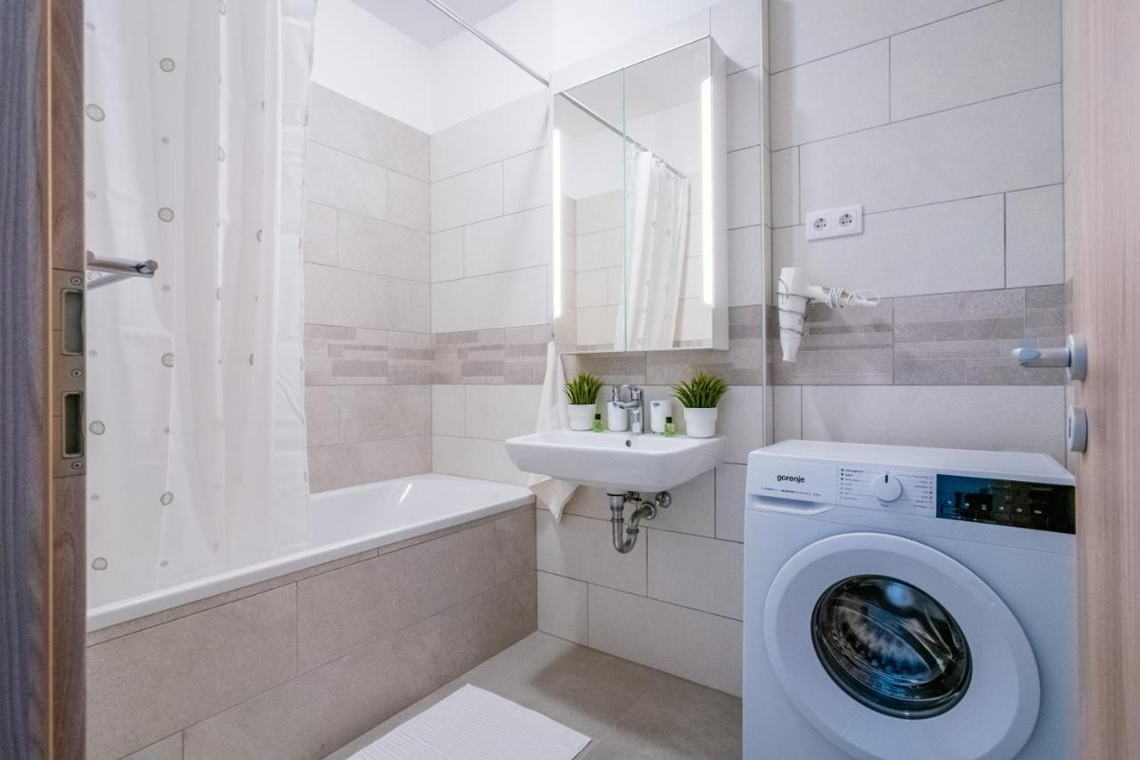 Fox Premium Apartment & Free Private Parking Budapest Exterior foto